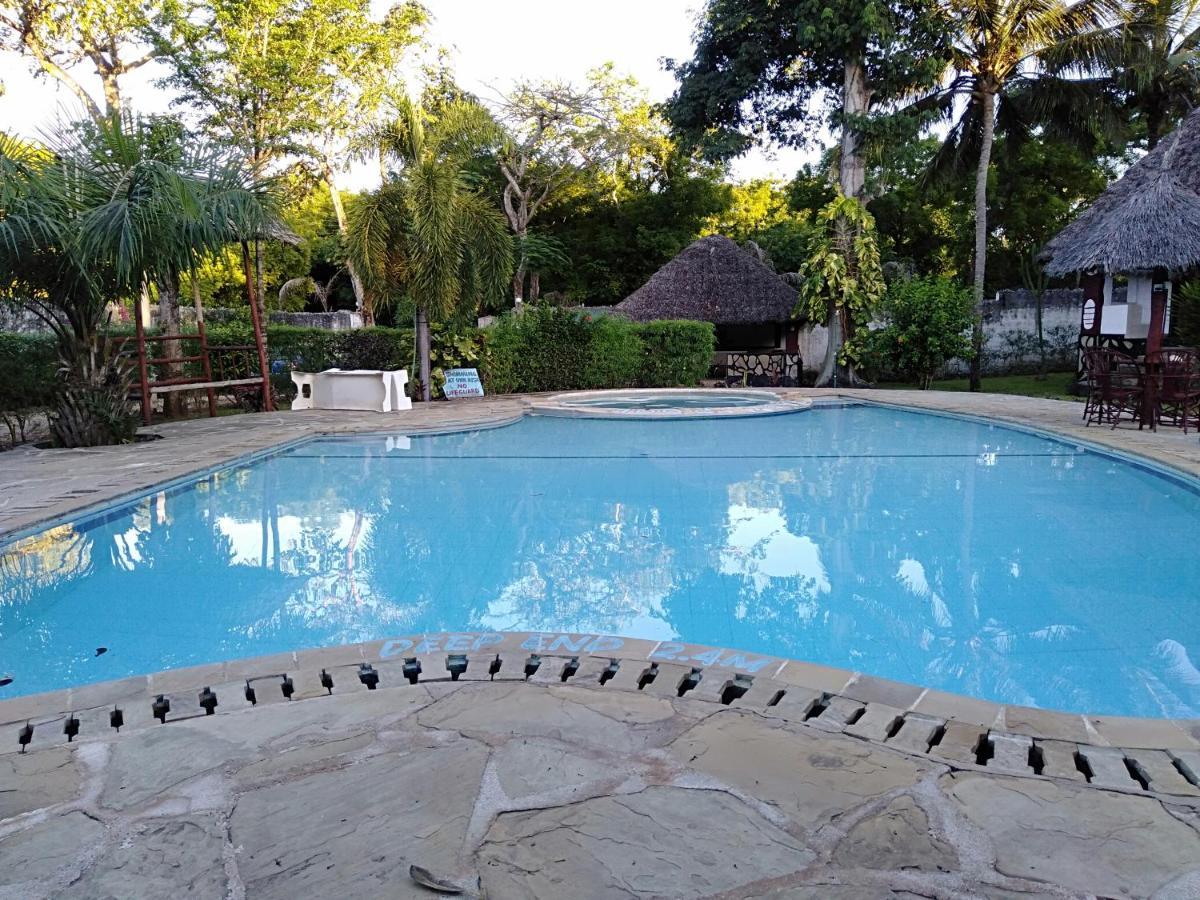 Oasis Diani Beach Villas Exterior foto