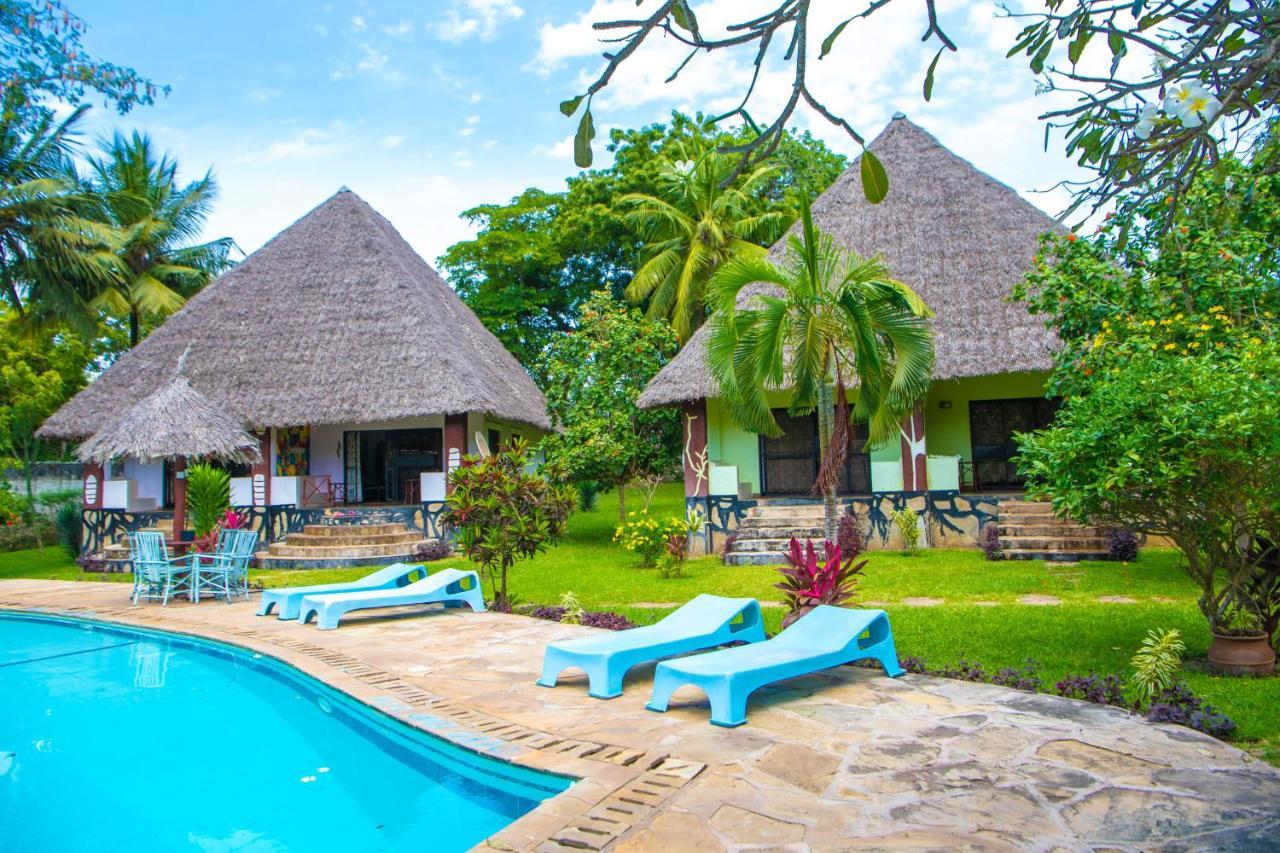 Oasis Diani Beach Villas Exterior foto