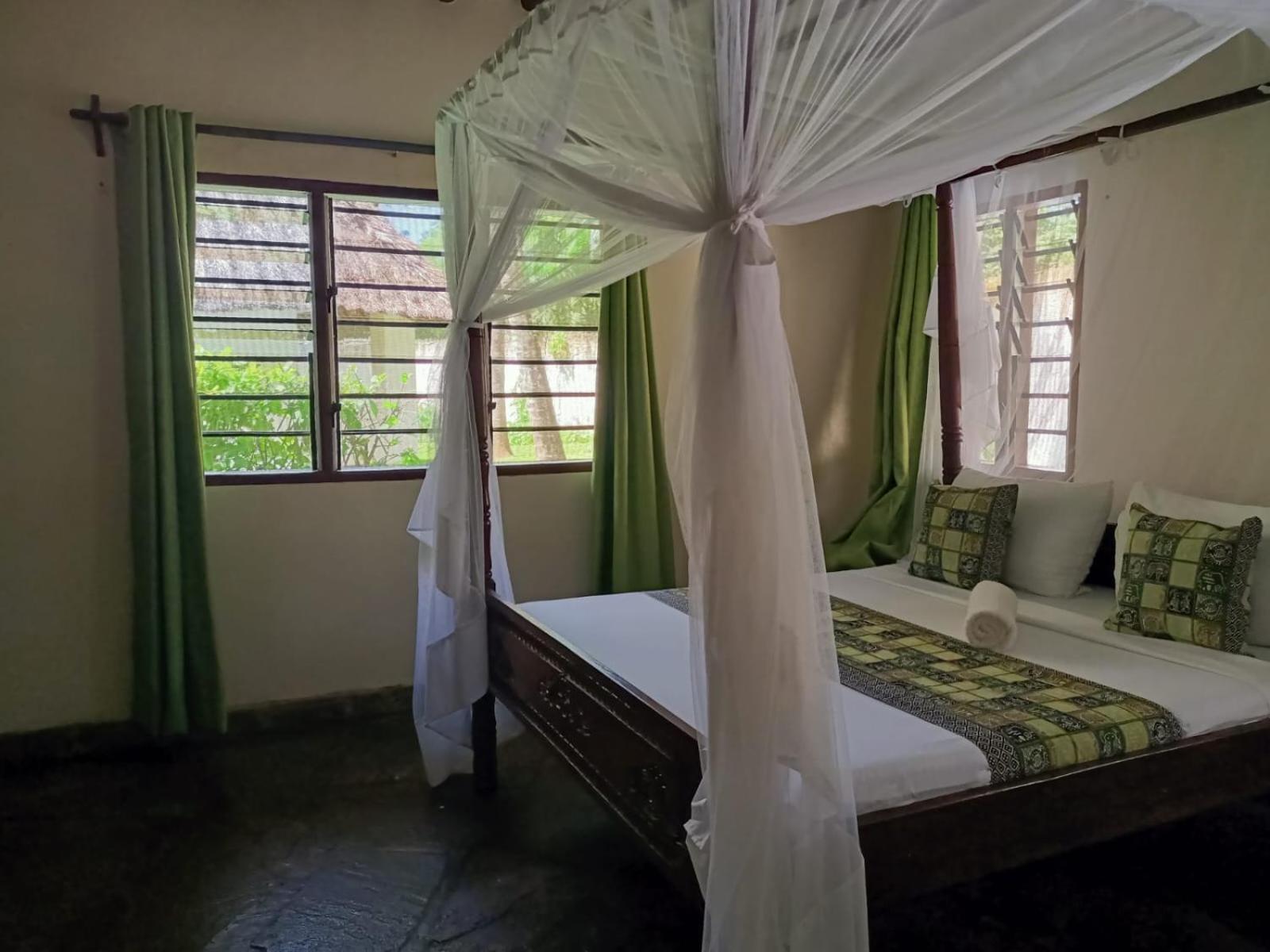 Oasis Diani Beach Villas Exterior foto