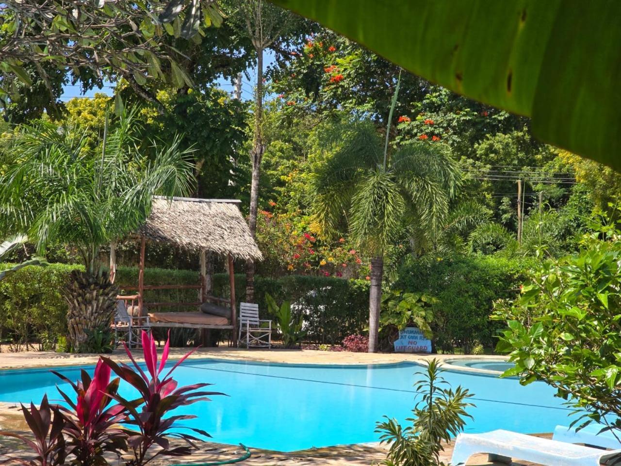 Oasis Diani Beach Villas Exterior foto