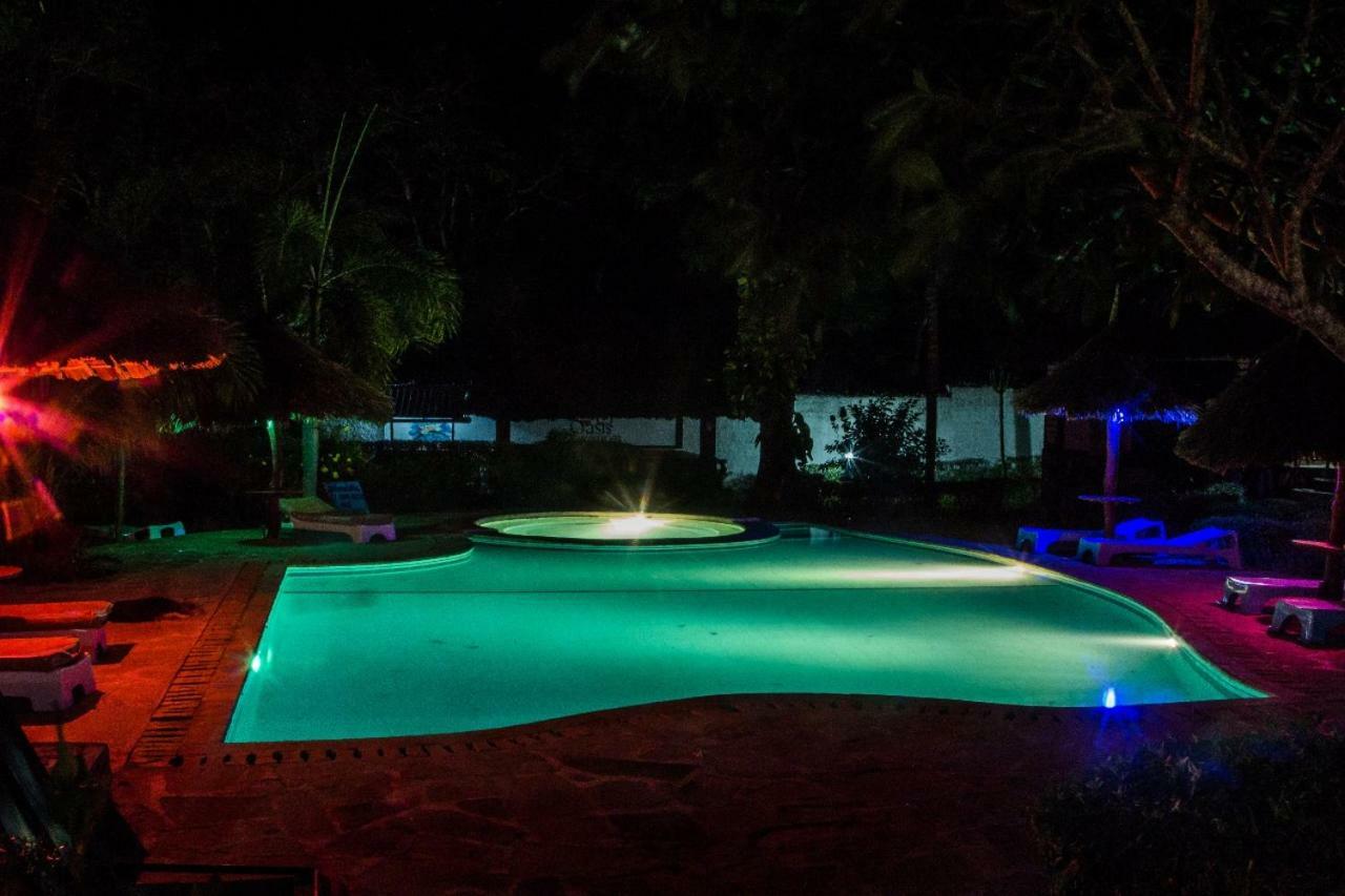 Oasis Diani Beach Villas Exterior foto